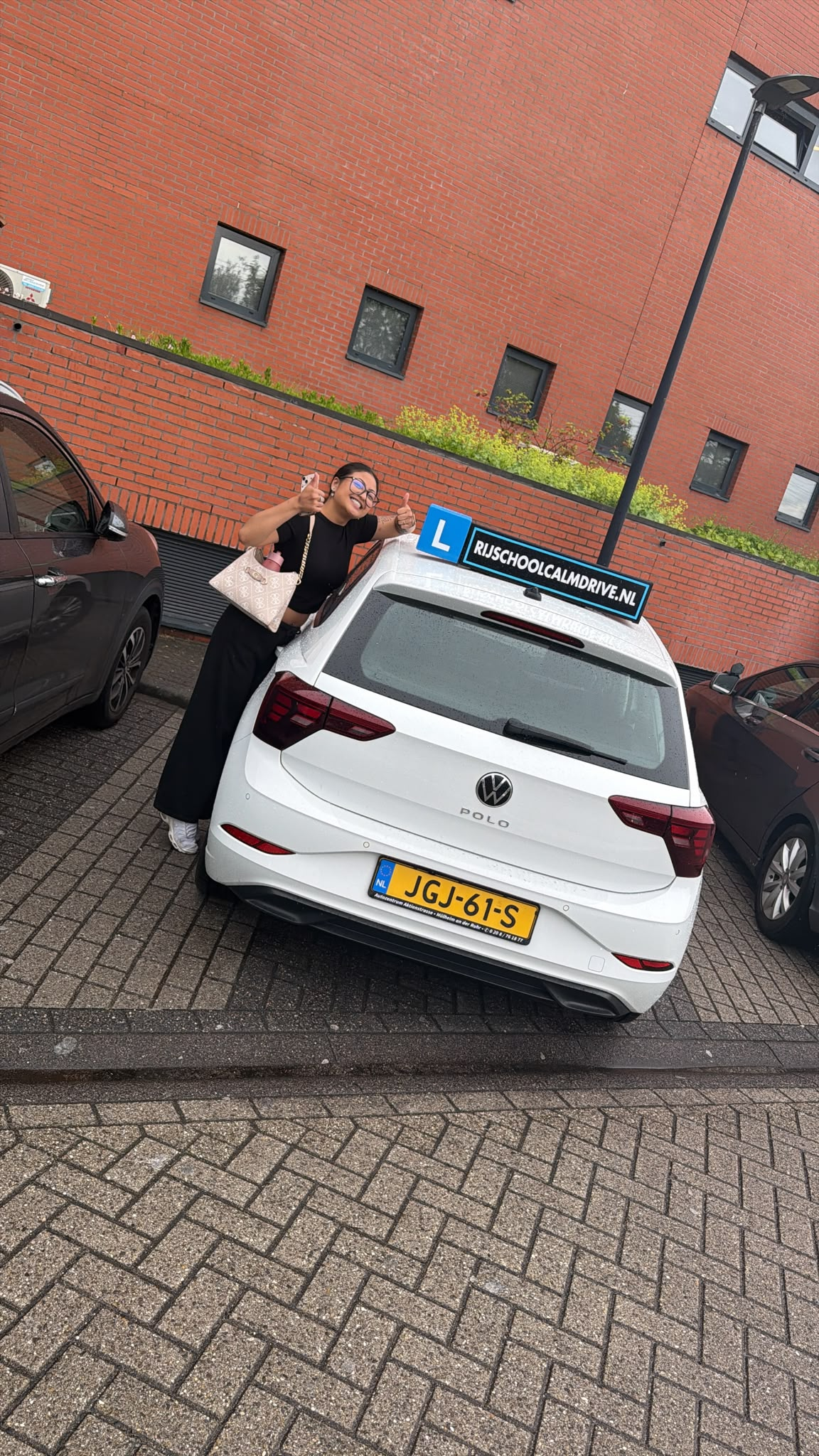 Geslaagde leerling celebrating Calm Drive